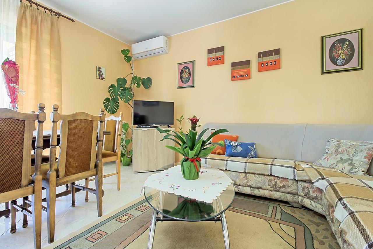 Eva House With Apartman